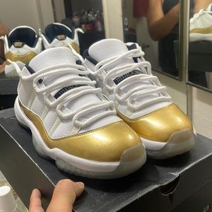 Air Jordan 11 Retro Low 'Closing 2016